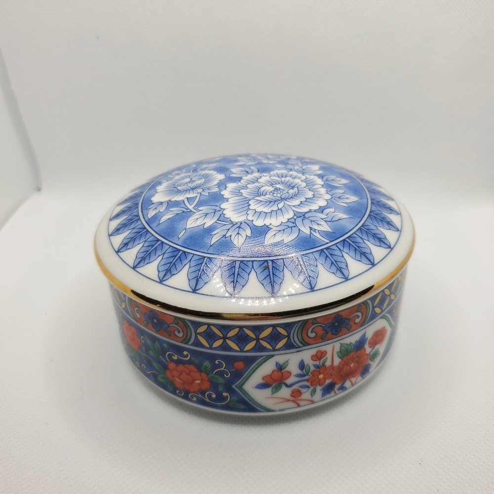 Tiffany & Co. Floral Lidded Dresser Box